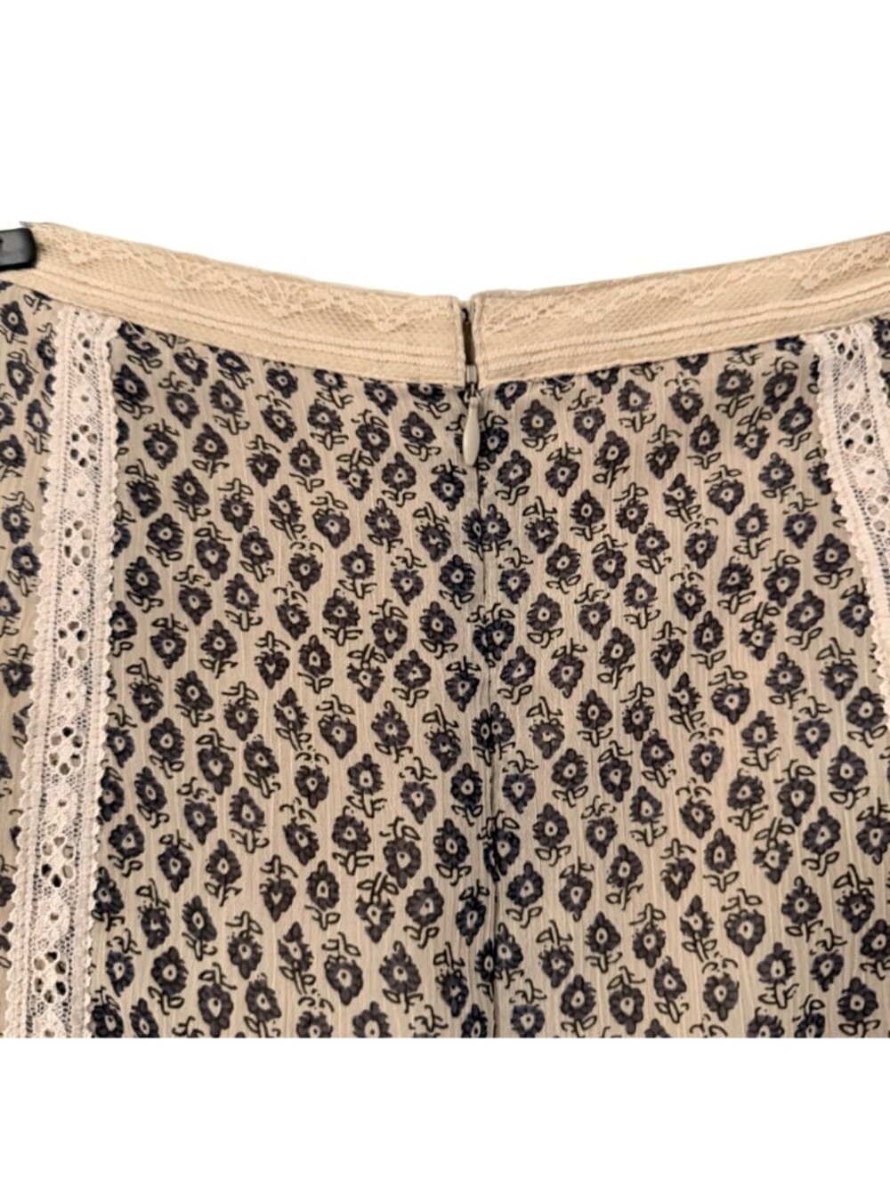 Free People Beige Floral Paisley Lace Trim Tiered Maxi Skirt Boho Womens Size 6 - Picture 4 of 5